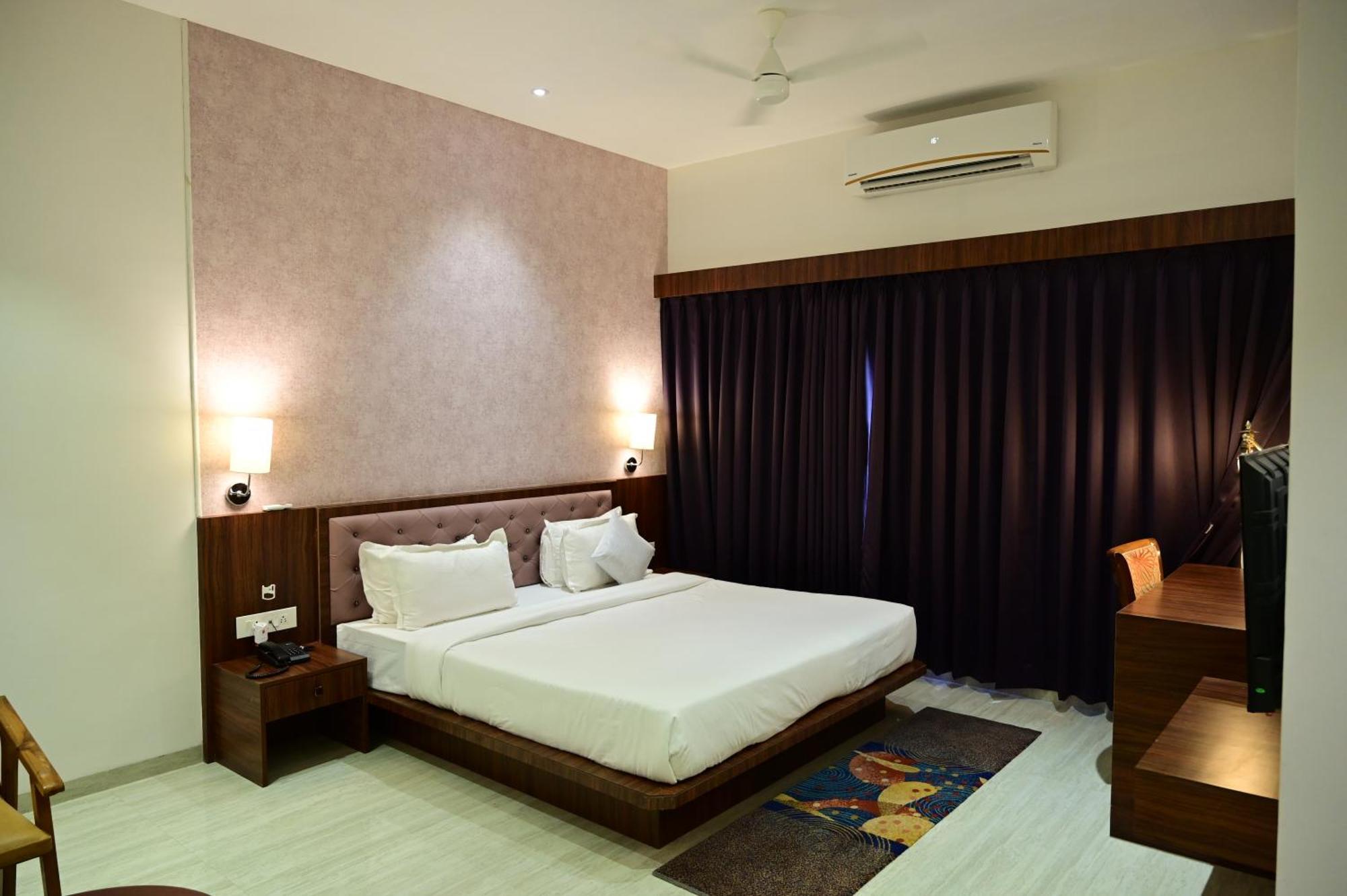 The One Hotel ناسيك المظهر الخارجي الصورة