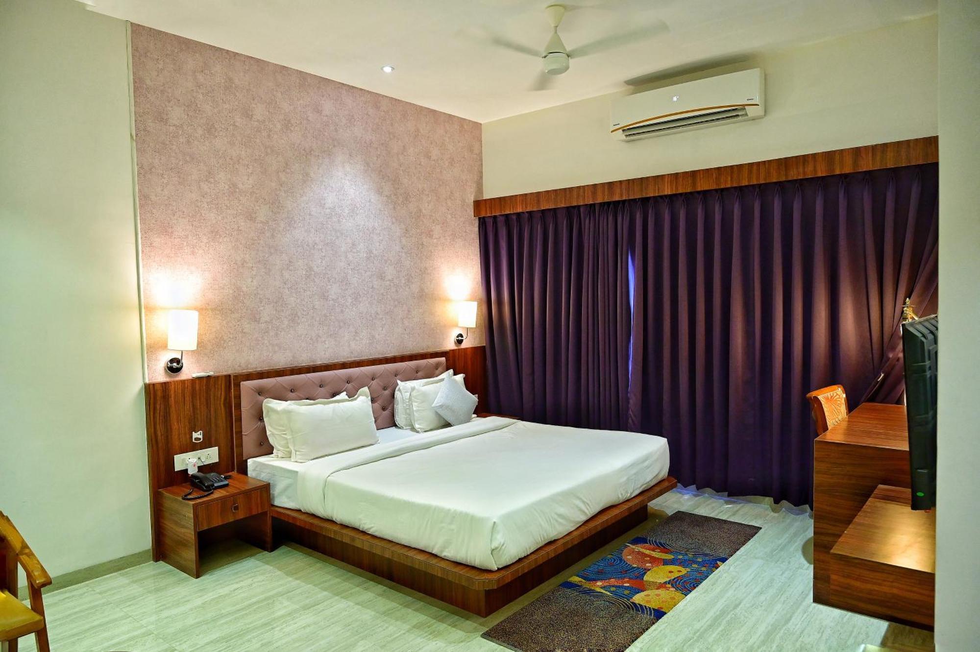 The One Hotel ناسيك المظهر الخارجي الصورة