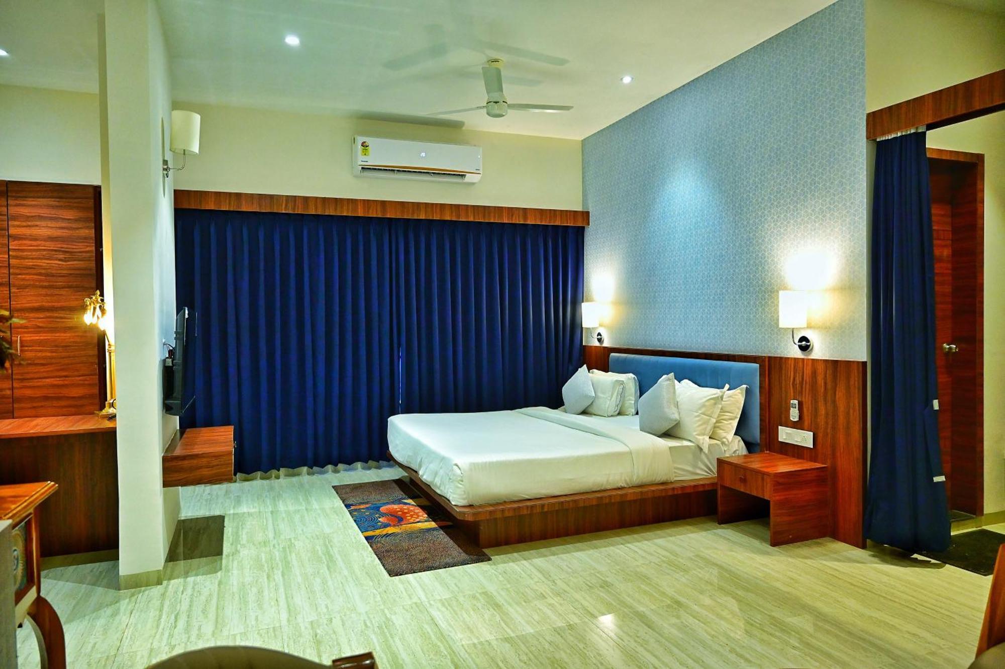 The One Hotel ناسيك المظهر الخارجي الصورة