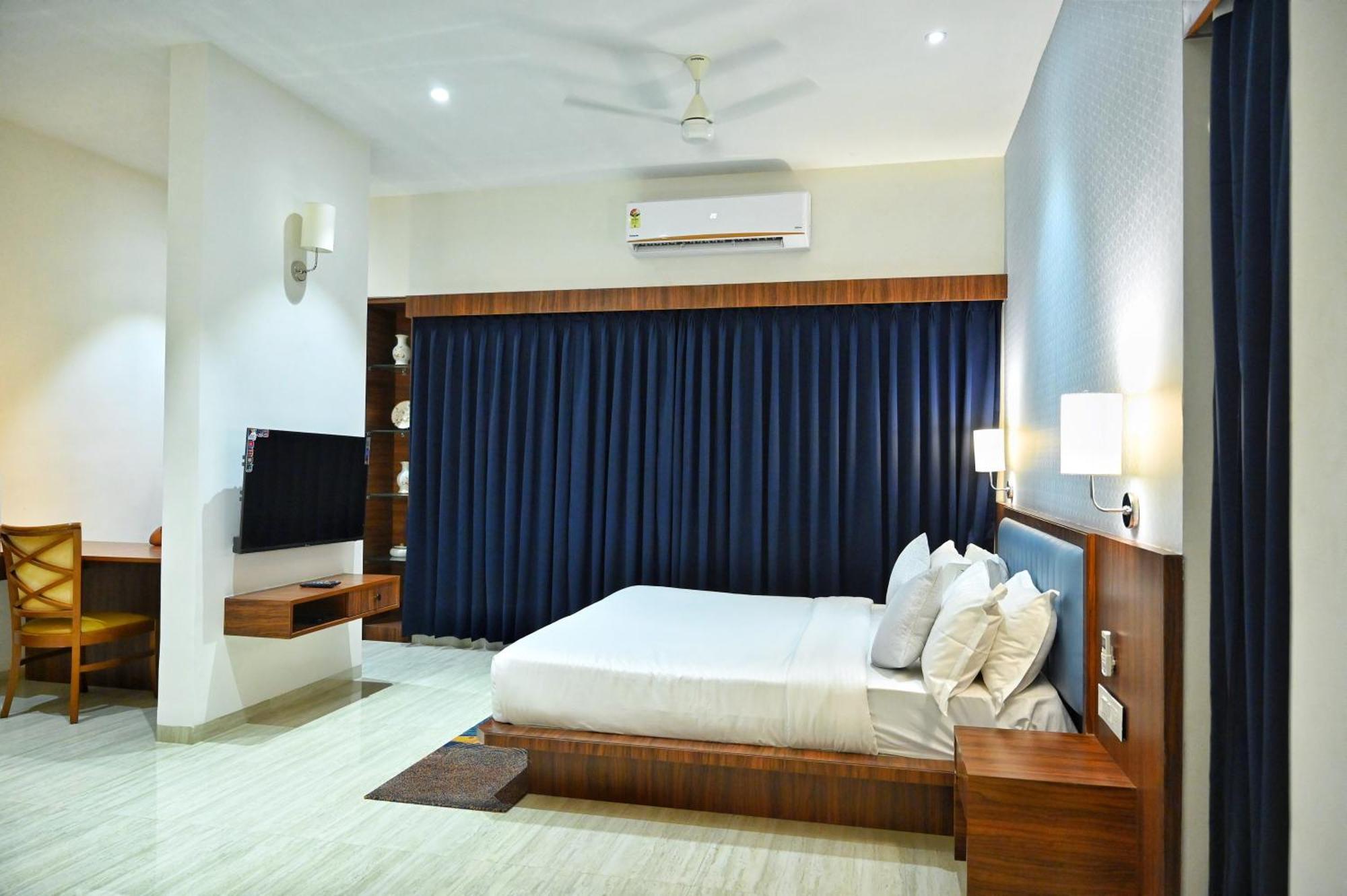 The One Hotel ناسيك المظهر الخارجي الصورة